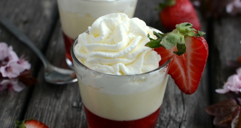 Trifle truskawkowe