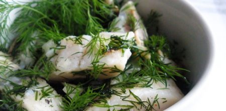 Śledzie z koperkiem