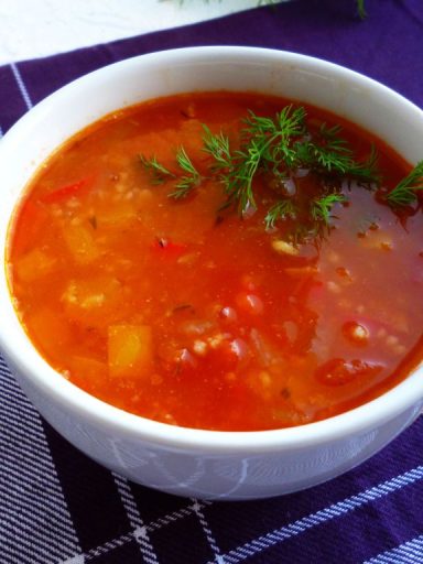 Zupa pomidorowa z soczewicą i papryką