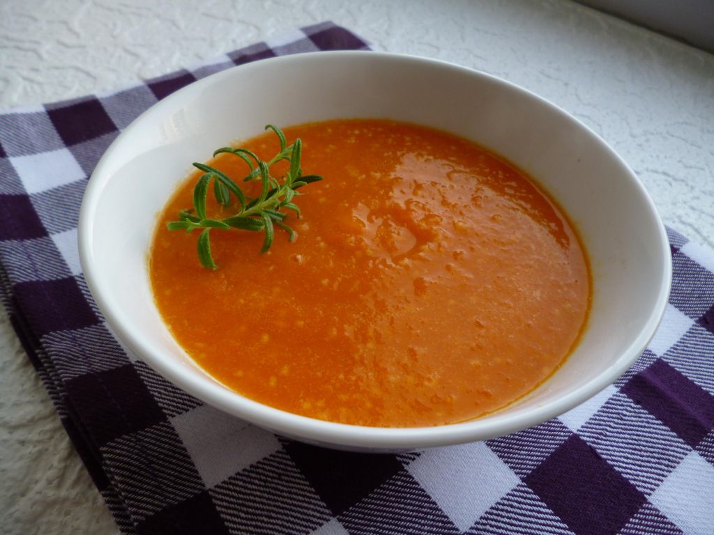 Krem z marchewki z kuskusem