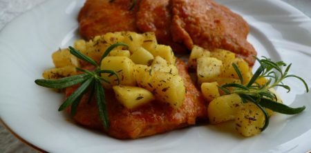 Bitki w piwie z karmelizowanymi jabłkami