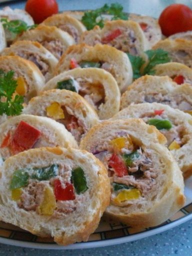 Bagietka faszerowana tuńczykiem