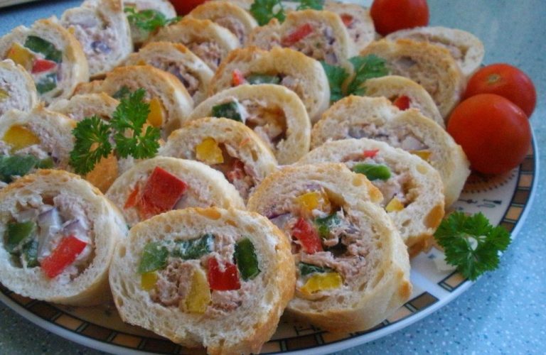 Bagietka faszerowana tuńczykiem