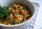 Curry z cieciorką i szpinakiem