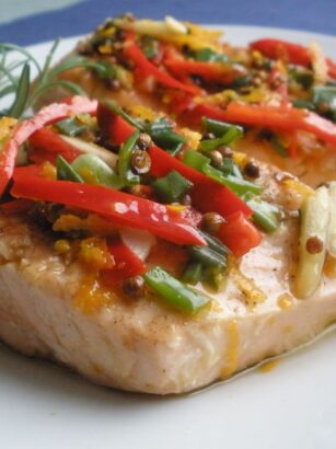 Marynowany łosoś z chili i pomarańczą