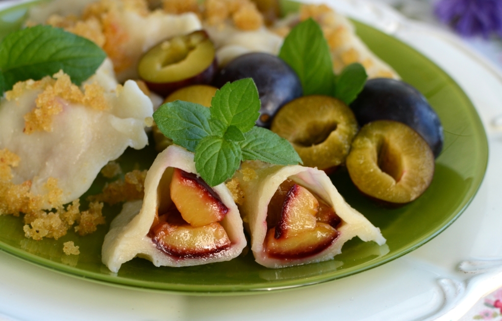 Pierogi ze śliwkami