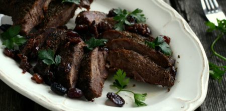 Pierś z gęsi pieczona z żurawiną