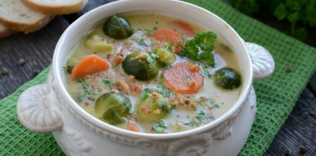 Orzechowa zupa z brukselką