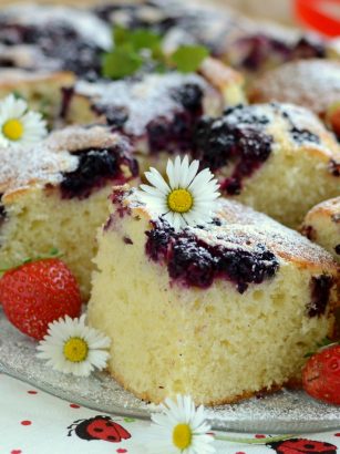 Ciasto norweskie z jeżynami