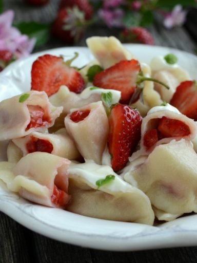 Pierogi z truskawkami