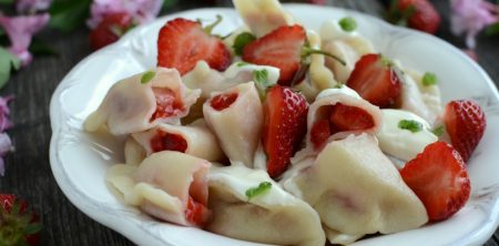 Pierogi z truskawkami