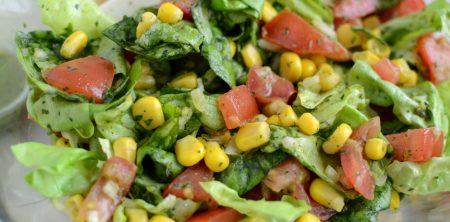 Sałatka grillowa z dressingiem pietruszkowym