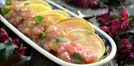 Placuszki budyniowe z frużeliną rabarbarową