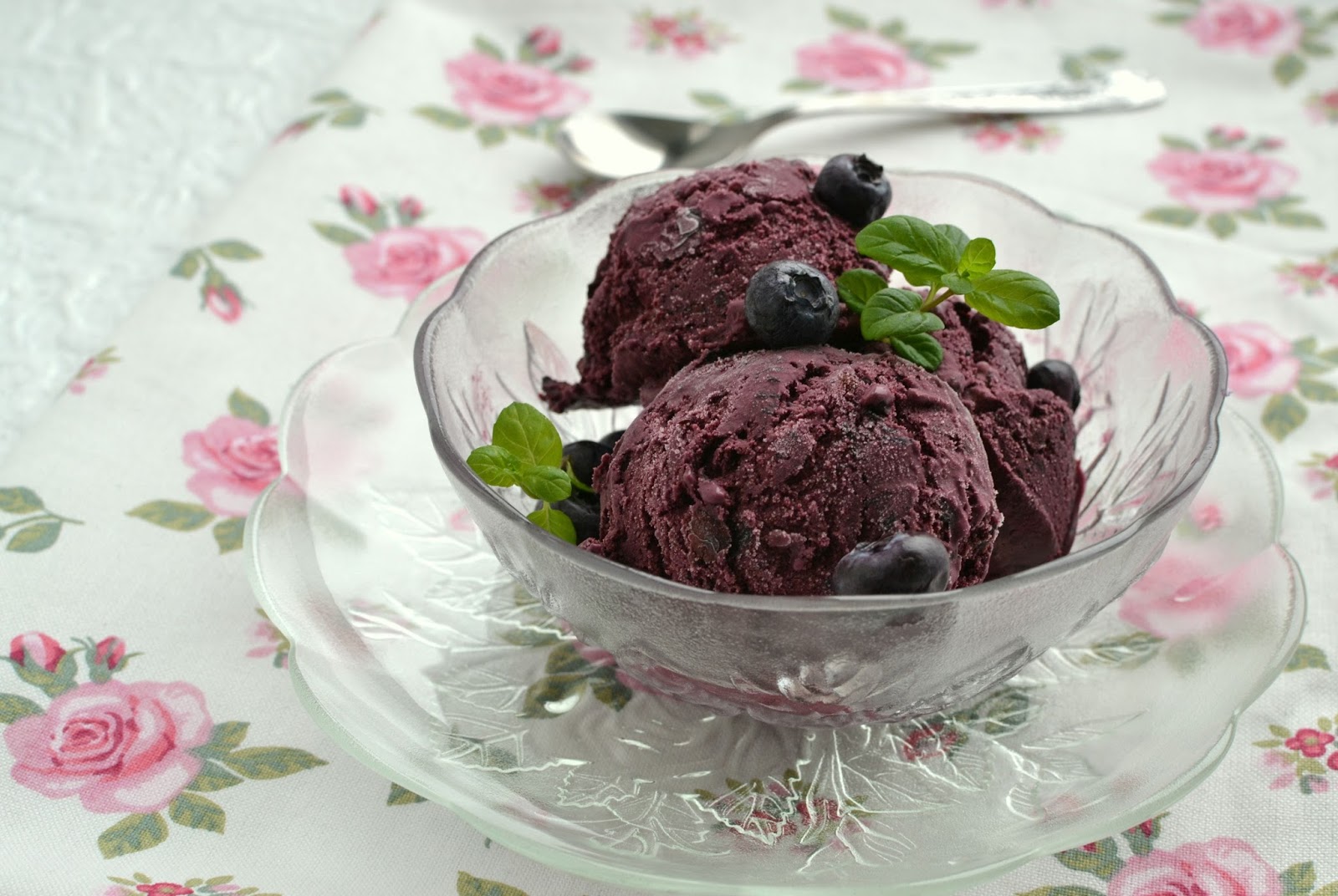Lody jagodowe