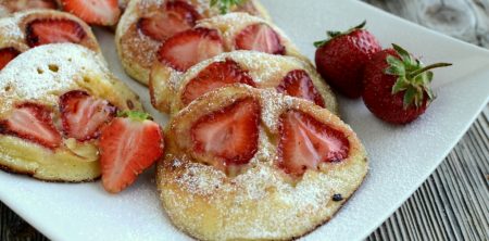 Placuszki jogurtowe z truskawkami