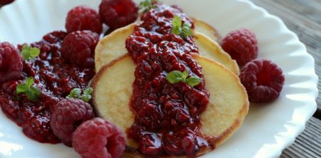 Placuszki z malinami w malibu