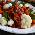 Łopatka pieczona w rabarbarze