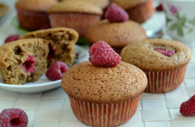 Kawowe muffinki z malinami