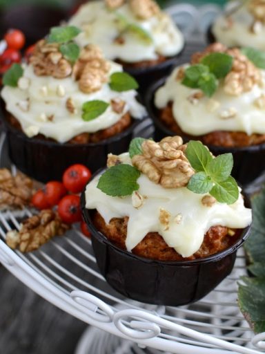 Muffinki marchewkowe pod lukrową czapeczką