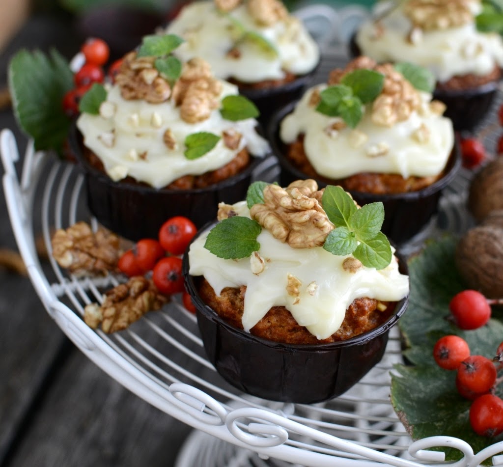 Muffinki marchewkowe pod lukrową czapeczką