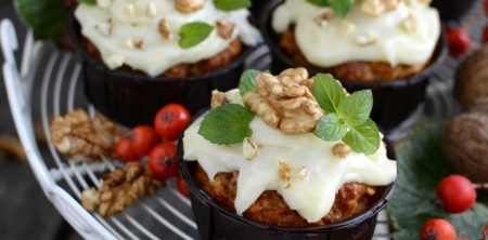 Muffinki marchewkowe pod lukrową czapeczką