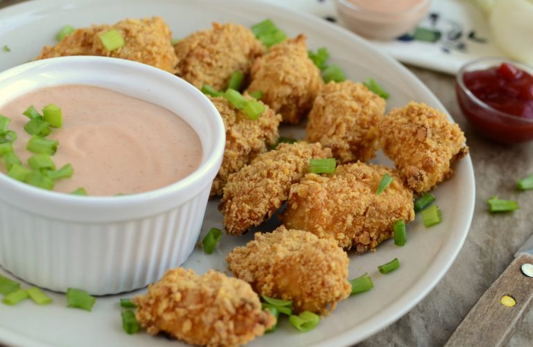 Nuggetsy z kurczaka w płatkach kukurydzianych