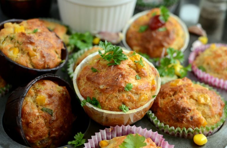 Muffinki z tuńczykiem i kukurydzą