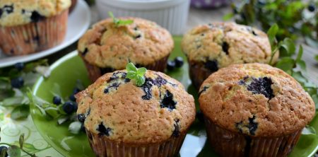 Muffinki z jagodami i krówkami