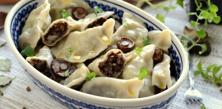 Pierogi z kaszanką i leśnymi grzybami