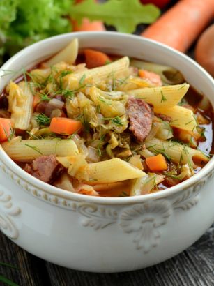 Penne z młodą kapustą