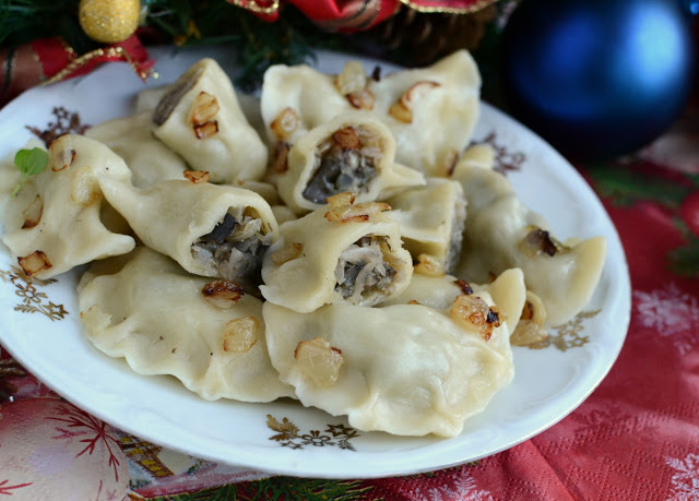 Pierogi z kapustą i grzybami