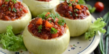 Kalarepka faszerowana po bolońsku