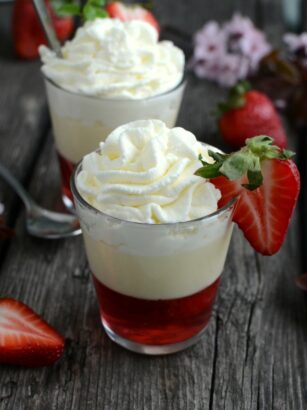 Trifle truskawkowe