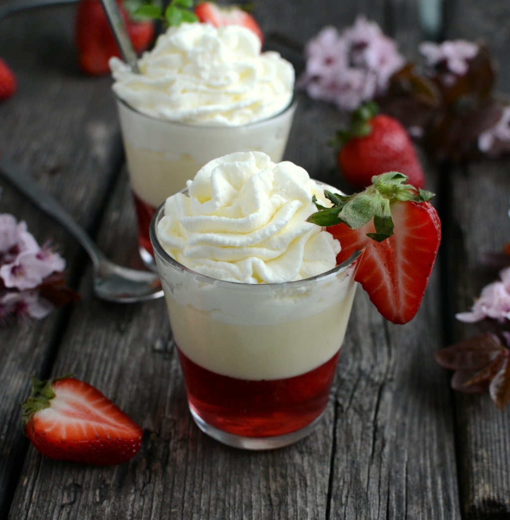 Trifle truskawkowe