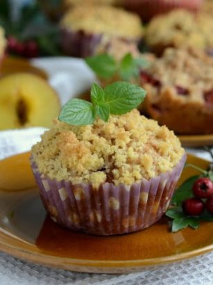 Muffinki ze śliwkami i kruszonką