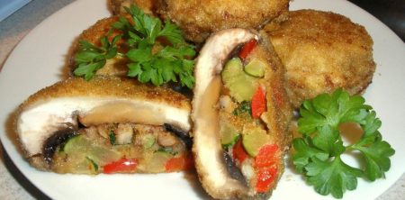 Pieczarki panierowane z cukinią i papryką