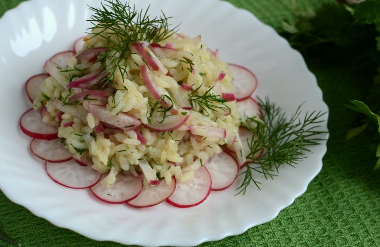 Koperkowe risotto z rzodkiewką