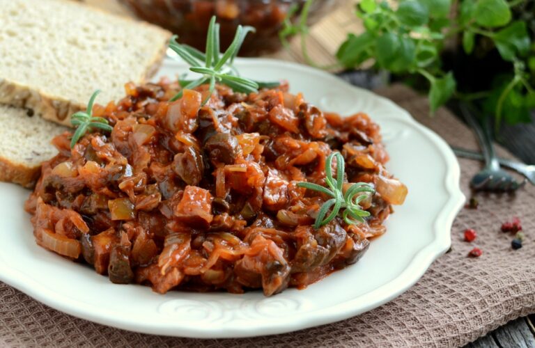 Bigos cygański z podgrzybkami