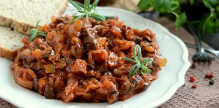 Bigos cygański z podgrzybkami