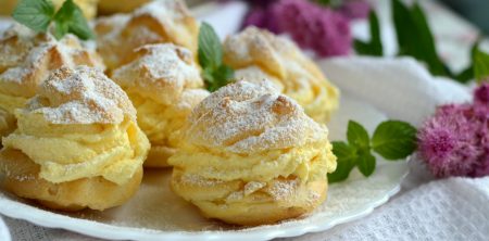 Mini ptysie z ajerkoniakiem i manną