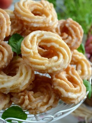 Pączki wiedeńskie z pomarańczowym lukrem