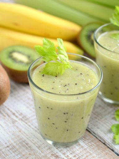 Koktajl z selerem naciowym, kiwi i bananem