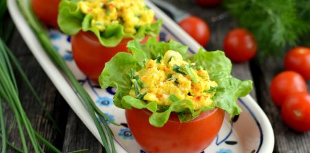 Pomidory faszerowane jajecznicą