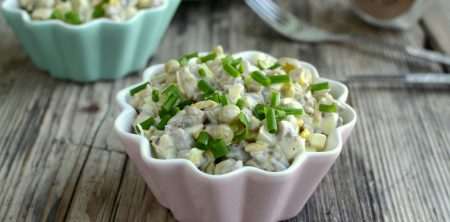 Sałatka pieczarkowa z zielonym groszkiem