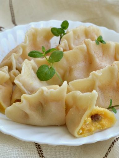 Pierogi z dynią, serem i rodzynkami