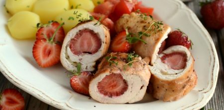 Roladki z truskawką i mozzarellą