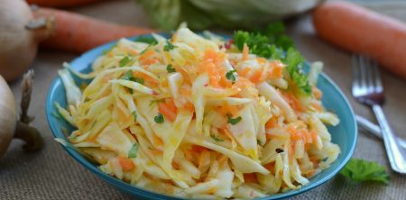 Surówka z kapusty w stylu chińskim