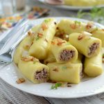 Muffinki z malinami, jagodami i białą czekoladą