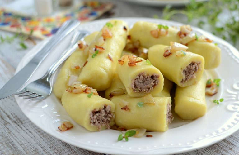 Kluski śląskie z mięsem