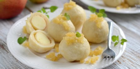 Knedle serowe z jabłkiem